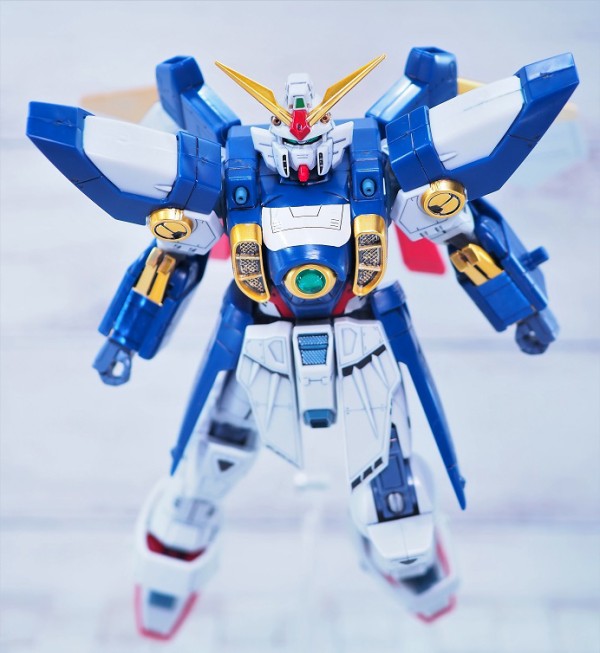 非売品　HG1/100 ウイングガンダム　フルカラーメッキver　ガンダムW HG 1/100 ウイングガンダム レビュー : おもちゃの巣（玩具レビュー）