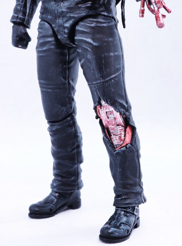 MAFEX T-800 (T2:BATTLE DAMAGE Ver.) レビュー : おもちゃの巣（玩具