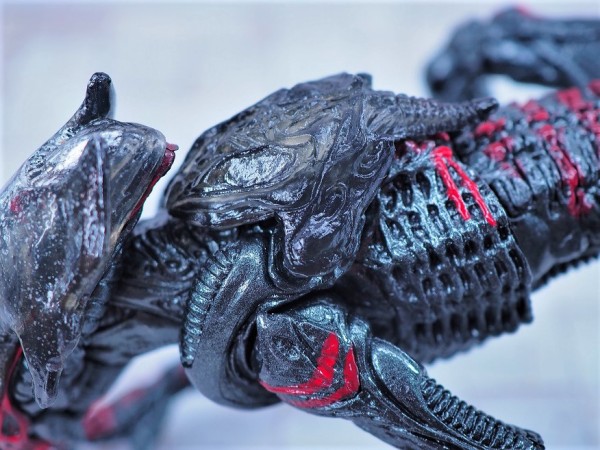 NECA ナイトクーガーエイリアン レビュー : おもちゃの巣（玩具