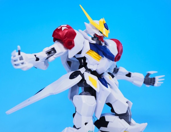 GUNDAM UNIVERSE ガンダムバルバトスルプスレクス Amazon | TAMASHII NATIONS GUNDAM UNIVERSE 機動戦士ガンダム