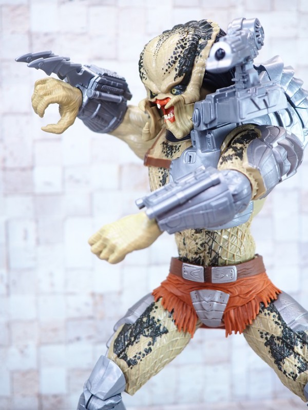 ラナード ジャイアントプレデター レビュー : おもちゃの巣（玩具