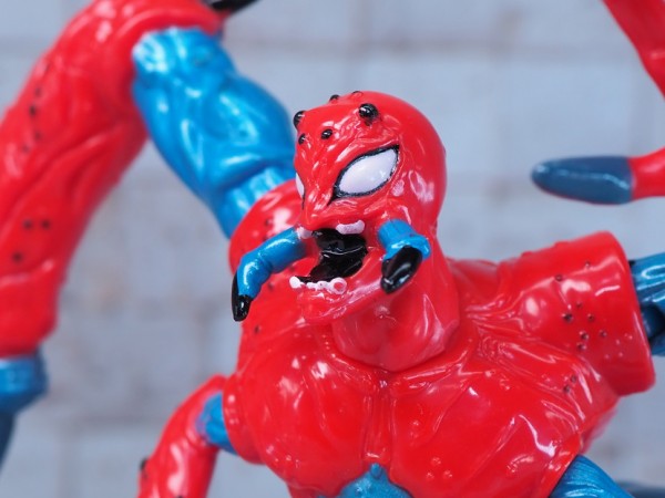 トイビズ スパイダーマン ウェブトラップ モンスタースパイダー