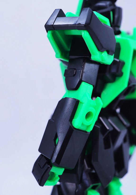 ガンプラ入りラウンドBOX EG ストライクガンダム リサーキュ