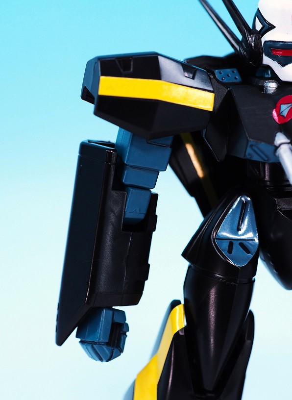 バンダイ マクロス7 1/144 VF-17S ステルスバルキリー レビュー