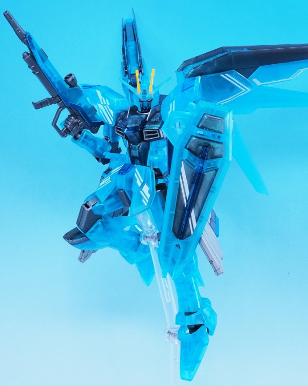 HGCE フリーダムガンダム［ポラライズドクリア］ レビュー