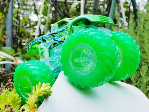 ホットウィール モンスタートラック パワースマッシャーズ