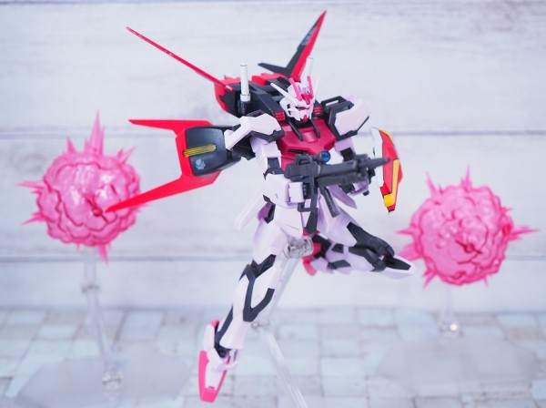 ガンプラ入りラウンドBOX EG ストライクルージュ レビュー ガンプラ入りラウンドBOX EG ストライクルージュ レビュー