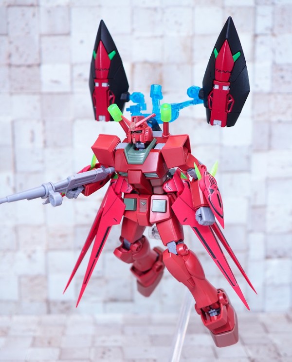 ガンプラ入りラウンドBOX EG RX-78-2 ガンダム クリスマスカラー