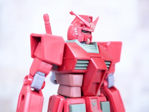 大注目 EG ガンプラ入りラウンドBOX RX-78-2 クリスマスカラー ガンダム その他