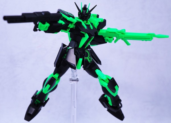 ガンプラ入りラウンドBOX EG ストライクガンダム リサーキュ