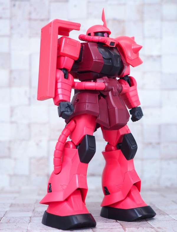 GUNDAM UNIVERSE シャア専用ザクⅡ レビュー : おもちゃの巣（玩具