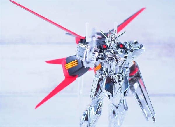 1/144 ストライクガンダム シルバーメッキヴァージョン レビュー