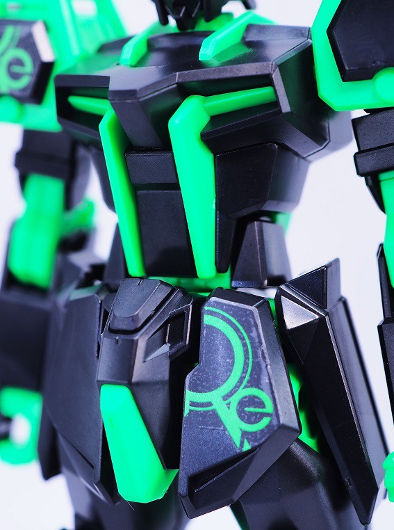 ガンプラ入りラウンドBOX EG ストライクガンダム リサーキュ
