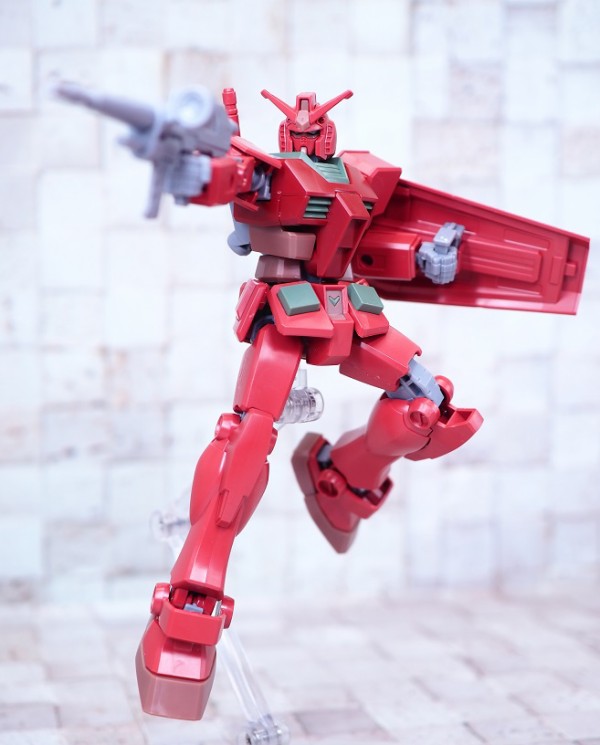 ガンプラ入りラウンドBOX EG RX-78-2 ガンダム クリスマスカラー