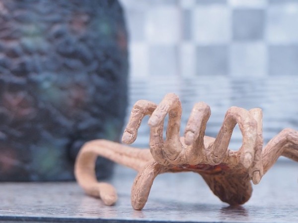 NECA エイリアンエッグ ランチング フェイスハガー 発光 射出ギミック NECA エイリアンエッグ ランチング フェイスハガー 発光 射出