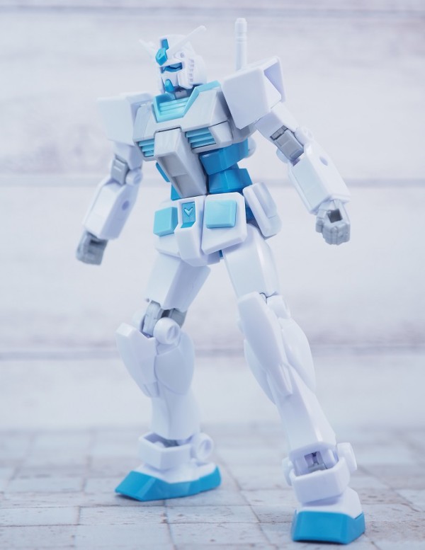 ガンプラ入りラウンドBOX EG RX-78-2 ガンダム (スノーカラーVer 