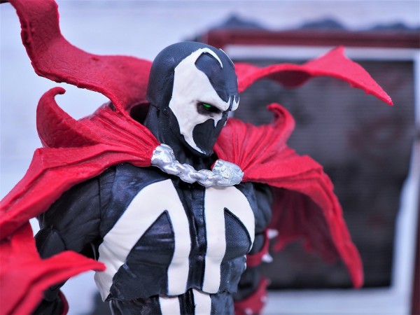 マクファーレン　スポーンフィギュアです Amazon.co.jp: McFarlane Toys スポーン アクションフィギュア