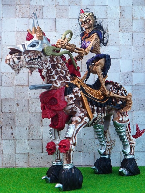 プレイメイツ スケルトンウォーリアーズ Skeleton Legion Warhorse