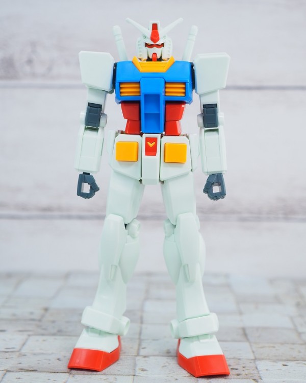 EG RX-78-2 ガンダム (フルウェポンセット) レビュー : おもちゃの巣