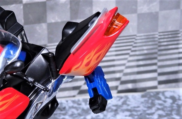 早川玩具 チェンジスクーターロボ 炎神 レビュー : おもちゃの巣（玩具