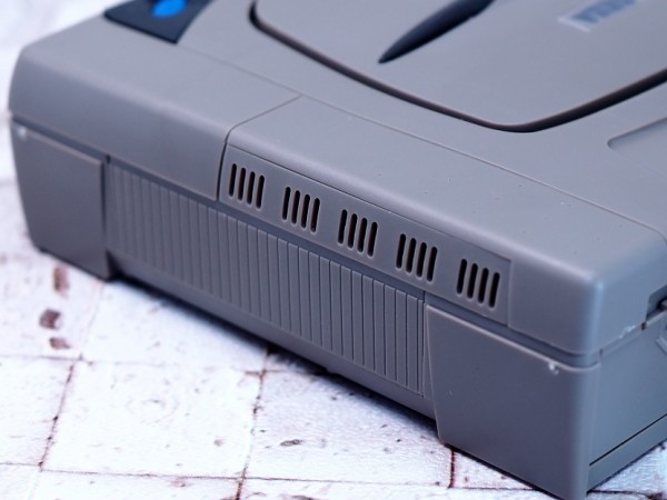 バンダイ BEST HIT CHRONICLE セガサターン(HST-3200) レビュー