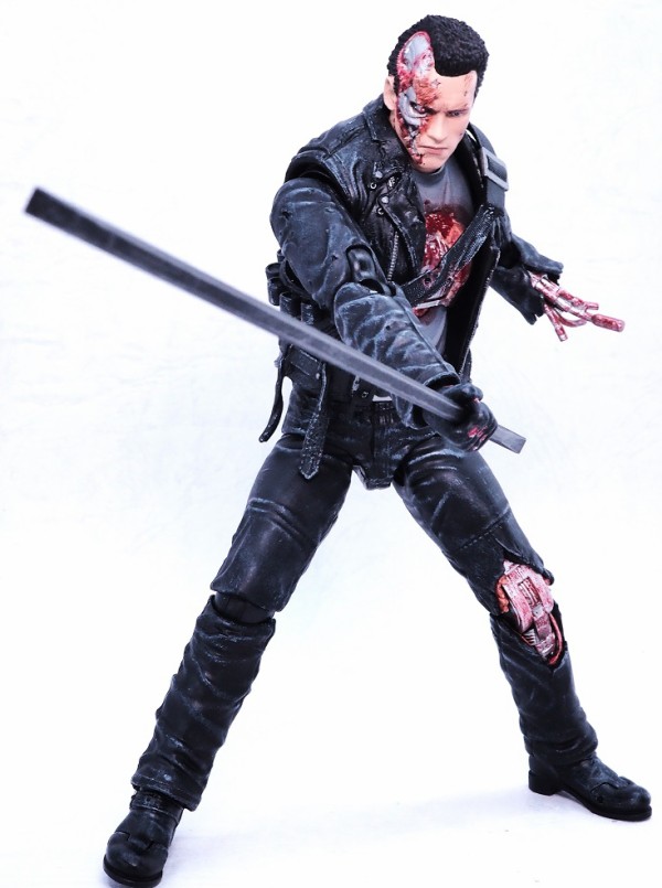 MAFEX T-800 (T2:BATTLE DAMAGE Ver.) レビュー : おもちゃの巣