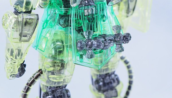 MG ザクII クリスタルバージョン レビュー : おもちゃの巣（玩具