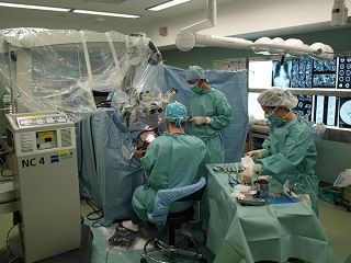 手術着の色はなんでグリーン系なの 雑学の玉手箱 手術着の色はなんでグリーン系なの 雑学の玉手箱