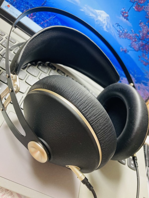 美品 外箱あり Meze 99Neo ヘッドホン Amazon.co.jp: MEZE AUDIO | 99 NEO | オーディオマニア向け