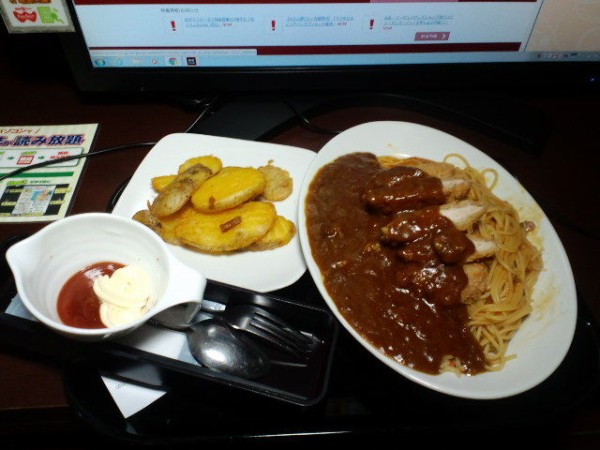 快活クラブ 伊勢崎店 スペシャルトルコライスと厚切りポテト 外食したら画像をupするブログ