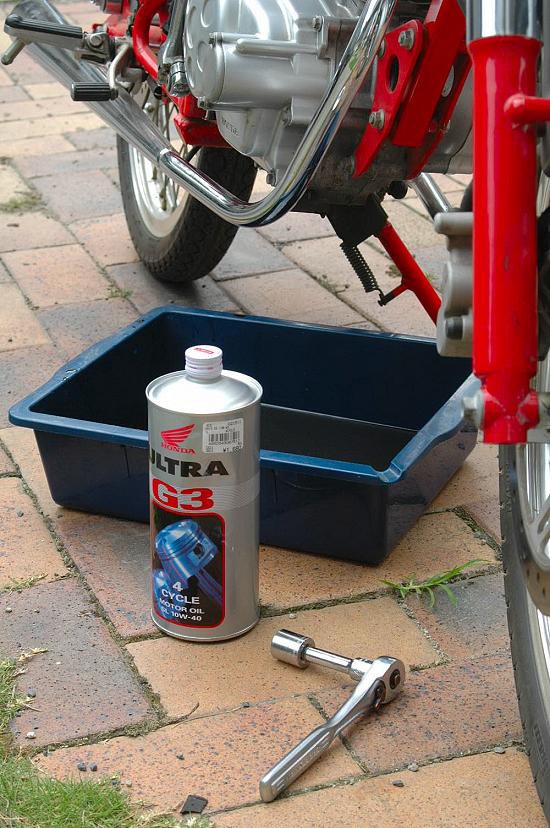 ドリーム号オイル交換の巻 スーパーカブ中心生活 ｔｏｎｙ ｓ甲信生活