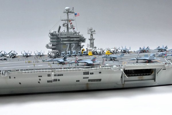 1/700 米海軍空母 CVN-72 エイブラハム・リンカーン 2006年 : 多摩工房