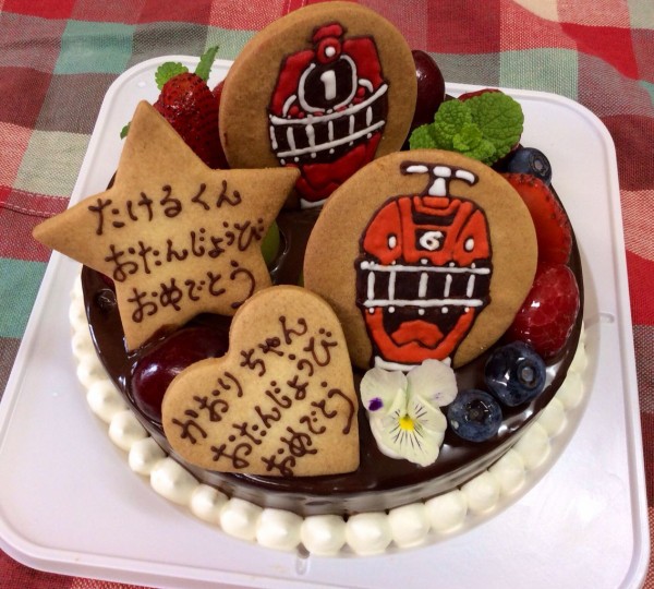 トッキュウジャーのチョコレートケーキ Rina S