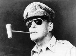 ダグラスマッカーサー 世界の偉人達