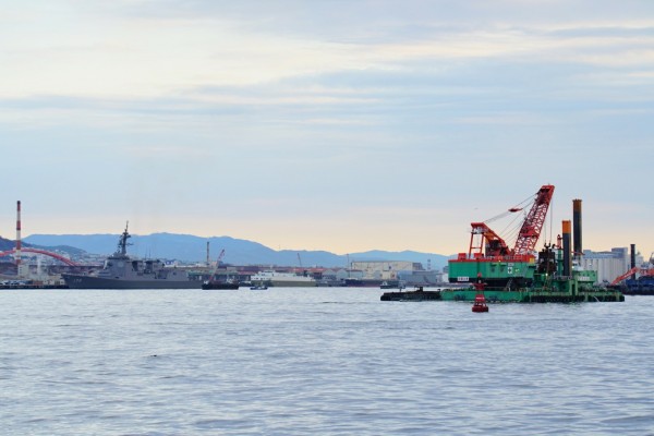 護衛艦 まや 神戸港出港 11 25 すーさんの艦活日記