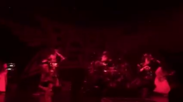 Babymetal Boh神のダンス ステップ 専用ツアーバスほか Babymetalの使徒