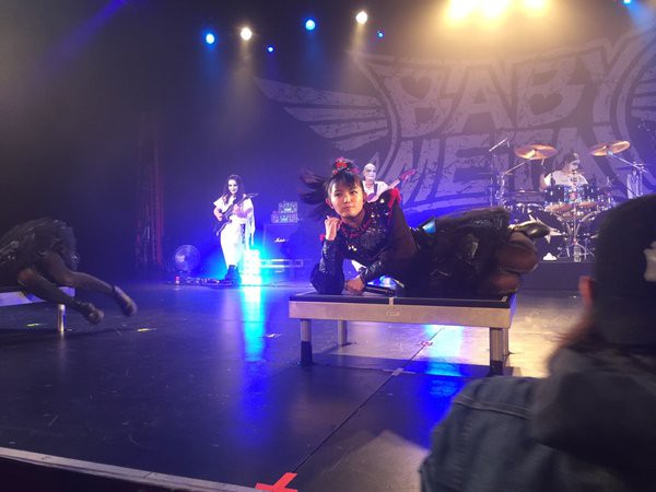 動画 Babymetal Nyライブ Karate のニューアレンジシーン Babymetalの使徒