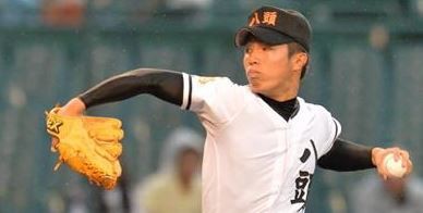 八頭高校 鎌谷投手がザナックスのグラブを使用 スワロースポーツスタッフブログ