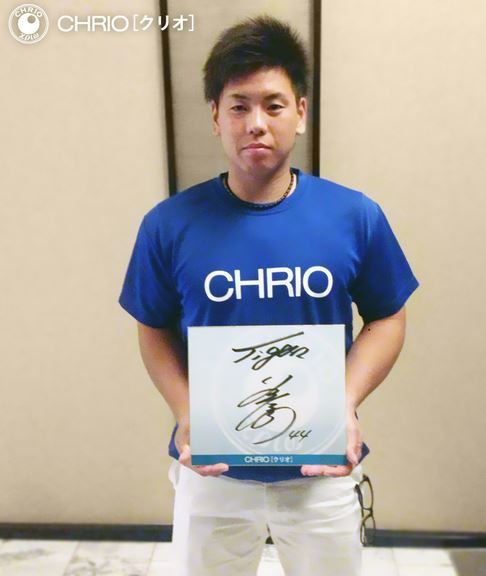 阪神タイガース 梅野隆太郎選手がクリオのネックレスを使用 スワロースポーツスタッフブログ
