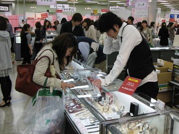 初夏のマルイサンシャインバザール 本日初日でした スタッフブログ