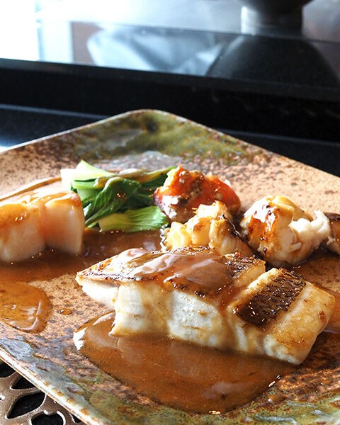 鉄板焼 燔 鉄板焼ならではのふっくらと焼き上がった食感と芳ばしさを感じるソースでおいしくいただくことができました 年間500軒以上を食べ歩く飲食店プロデューサーの食日記