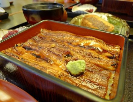 東京メトロ半蔵門線九段下駅 穴子屋 かわな 季節で変わる旬の専門店で穴子重をいただきます 年間500軒以上を食べ歩く飲食店プロデューサーの食日記