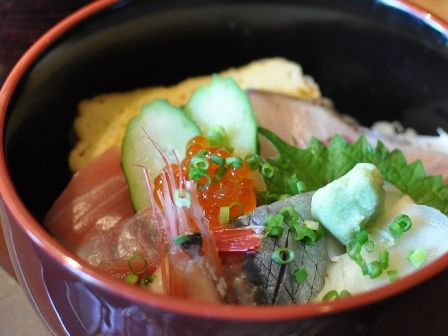 Jr新宿駅 響 メイン料理プラス惣菜バフェ とってもお値打ちな新宿ランチ 白髪おやじのおひとりさまランチ