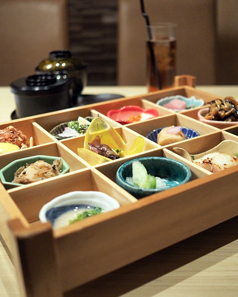 東京メトロ有楽町線銀座一丁目駅 香家 落ち着いた個室空間でいただくおしゃれランチは 十二仕切り御膳 年間500軒以上を食べ歩く飲食店プロデューサーの食日記