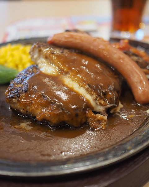 東京メトロ銀座線日本橋駅 Cafeレストラン ガスト とろけるチーズがおいしいチーズinハンバーグ 年間500軒以上を食べ歩く飲食店プロデューサーの食日記