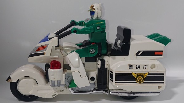 Takara Tomy - 美品　タカラ 勇者警察ジェイデッカー 白バイ刑事 ガンマックス Amazon.co.jp: 現状品 動作未確認 タカラ 勇者警察