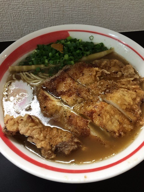 自家製麺shin 反町 アゴだし特製醤油らーめん 油淋鶏風タレ付き揚チキン 小 ひっそり斬る