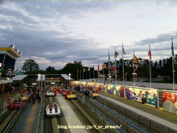 グランドサーキット・レースウェイ : お父さんのための東京ディズニー