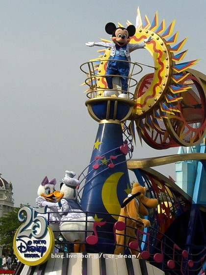 東京ディズニーリゾート30周年「ハッピネスイヤー」ポスター 2013年 東京ディズニーリゾート 30周年 B1ポスター の展示中