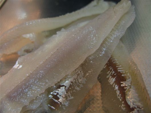 ワカサギとはちょっと違う 可愛らしくて美味しいお魚 チカ のお刺身をご紹介 仮想通貨の話をしながら鹿やタヌキやヒグマを獲って食うブログ